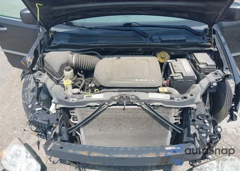 2016 Chrysler Town & Country Touring from USA, damaged, VIN 2C4RC1BG3GR110927